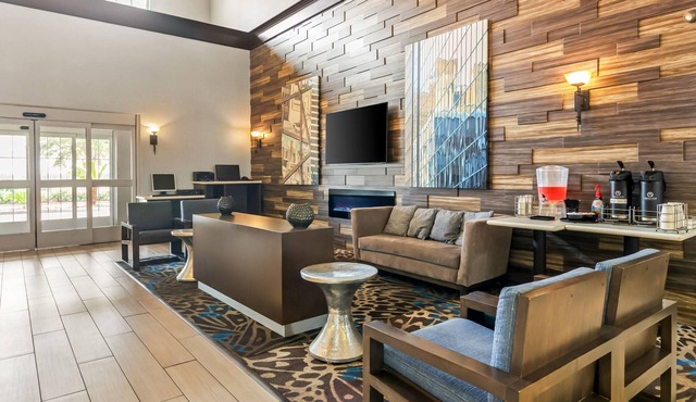 La Quinta Inn & Suites by Wyndham Houston Energy Corridor