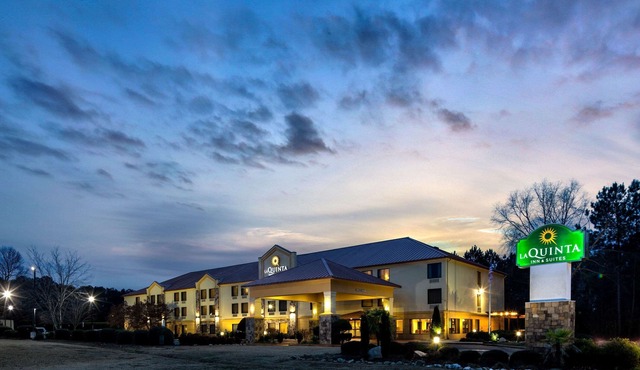 La Quinta Inn & Suites by Wyndham LaGrange/I-85