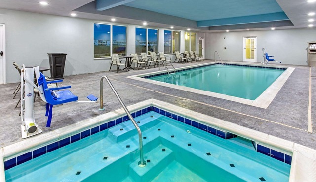 La Quinta Inn & Suites by Wyndham Paducah