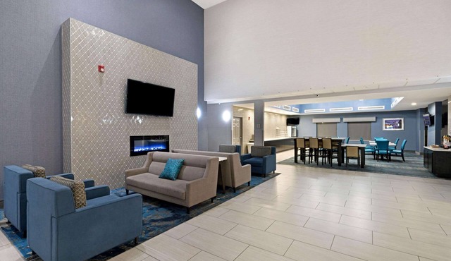 La Quinta Inn & Suites by Wyndham Phoenix I-10 West