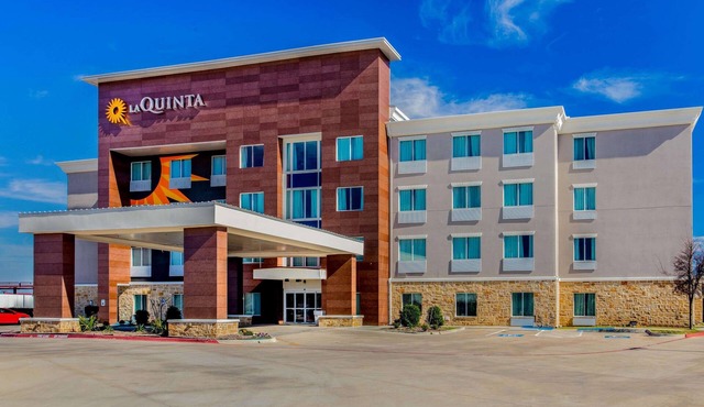 La Quinta Inn & Suites by Wyndham Northlake Fort Worth
