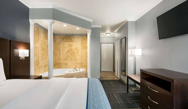 La Quinta Inn & Suites by Wyndham Dublin