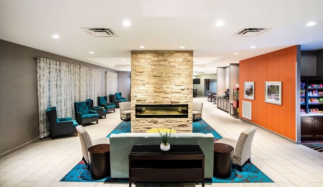 La Quinta Inn & Suites by Wyndham Lynchburg at Liberty Univ.