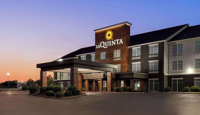 La Quinta Inn & Suites by Wyndham Oxford - Anniston