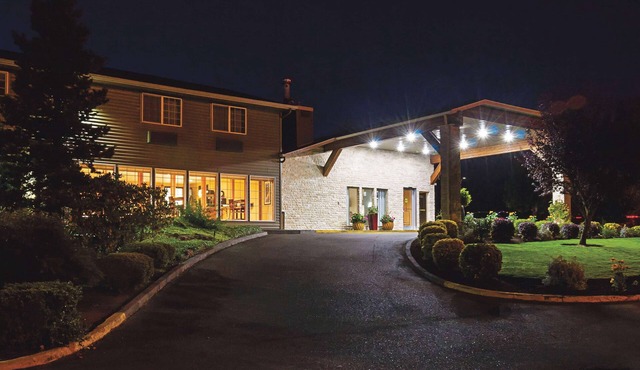 La Quinta Inn & Suites by Wyndham Woodburn