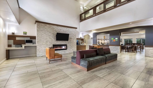 La Quinta Inn & Suites by Wyndham Alvin