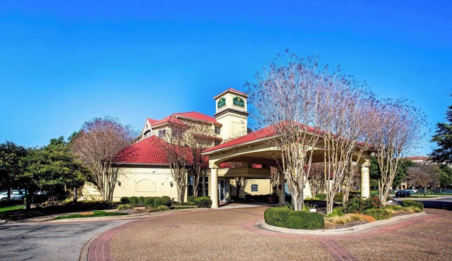 La Quinta Inn & Suites by Wyndham Austin Southwest