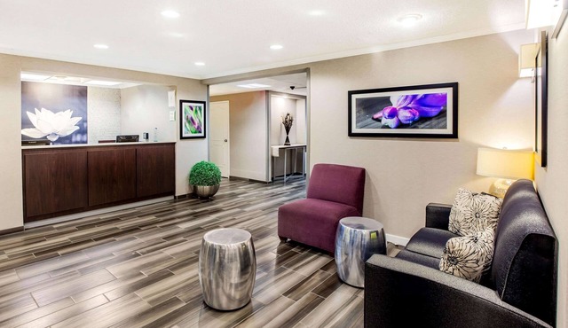 La Quinta Inn & Suites by Wyndham Houston Baytown East