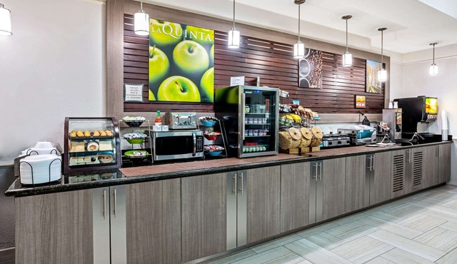 La Quinta Inn & Suites by Wyndham Conroe