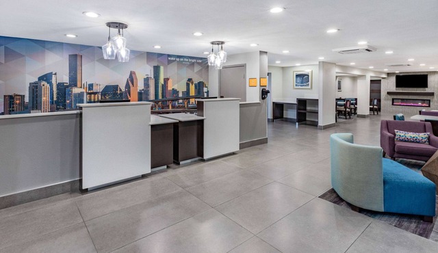 La Quinta Inn & Suites by Wyndham Houston Southwest