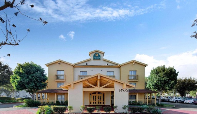 La Quinta Inn & Suites by Wyndham Irvine Spectrum