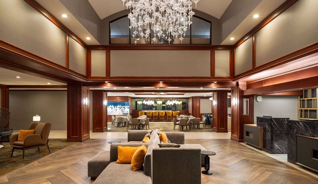 La Quinta Inn & Suites by Wyndham Madison American Center