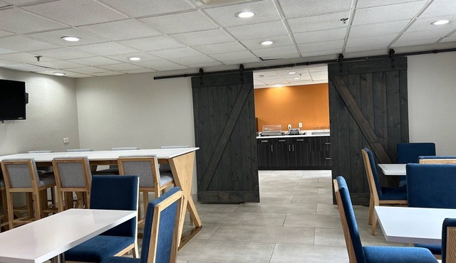 La Quinta Inn & Suites by Wyndham Orlando South