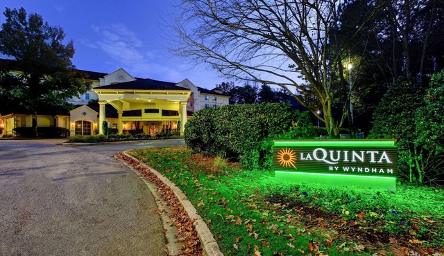 La Quinta Inn & Suites by Wyndham Raleigh Crabtree