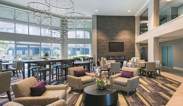 La Quinta Inn & Suites by Wyndham Austin Near The Domain