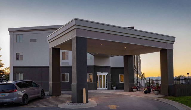 La Quinta Inn & Suites by Wyndham Helena