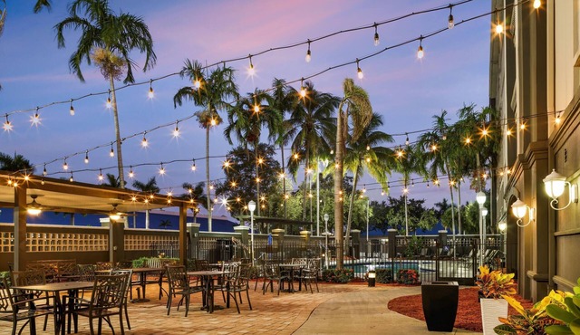 La Quinta Inn & Suites by Wyndham Miami Airport West