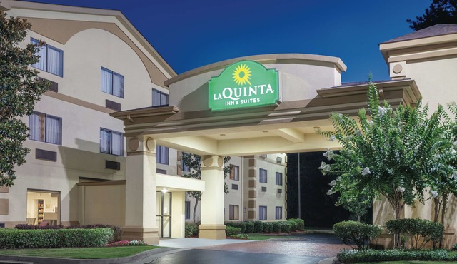 La Quinta Inn & Suites by Wyndham Jackson Airport/Pearl