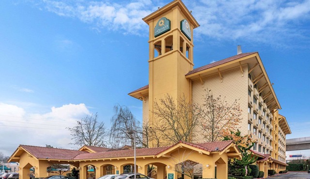 La Quinta Inn & Suites by Wyndham Seattle Sea-Tac Airport
