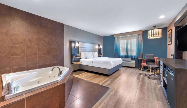 La Quinta Inn & Suites by Wyndham Woodway - Waco South