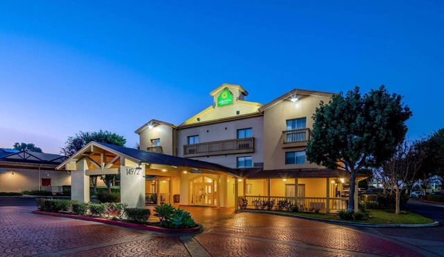 La Quinta Inn & Suites by Wyndham Irvine Spectrum
