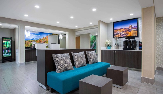 La Quinta Inn & Suites by Wyndham Roanoke Salem