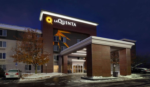 La Quinta Inn & Suites by Wyndham Detroit Utica