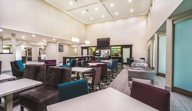 La Quinta Inn & Suites by Wyndham Loudon