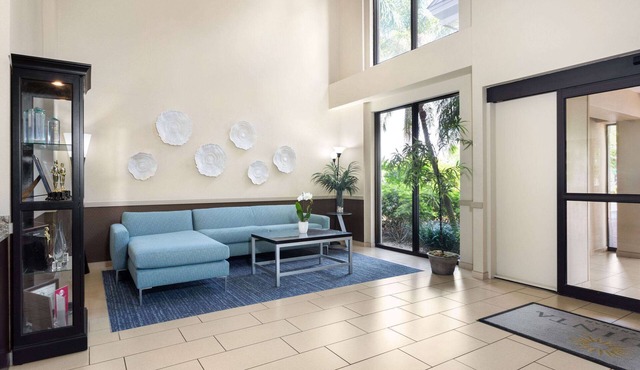La Quinta Inn & Suites by Wyndham Bonita Springs Naples N.