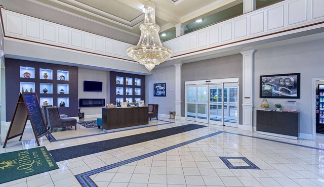 La Quinta Inn & Suites by Wyndham Bowling Green