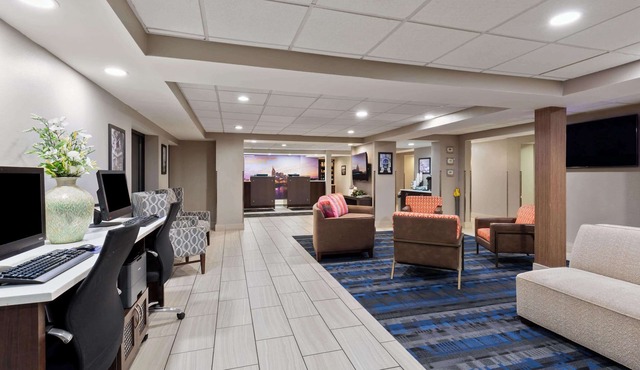 La Quinta Inn & Suites by Wyndham Goodlettsville - Nashville