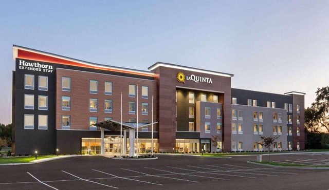 La Quinta Inn & Suites by Wyndham Mount Laurel Moorestown