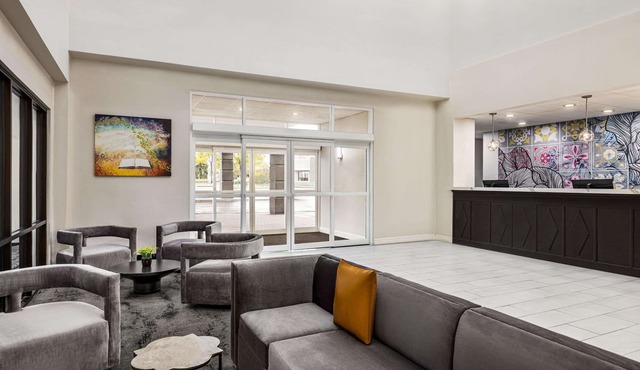 La Quinta Inn & Suites by Wyndham Mt. Laurel - Philadelphia