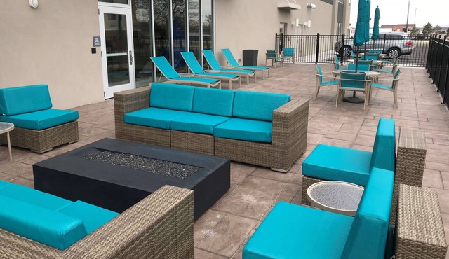 La Quinta Inn & Suites by Wyndham Terre Haute