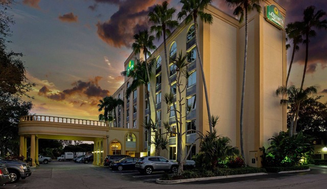 La Quinta Inn & Suites by Wyndham West Palm Beach Airport