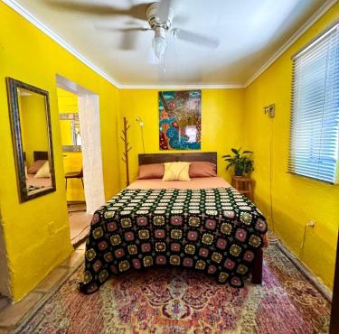La Quirky Casita, Barrio Viejo