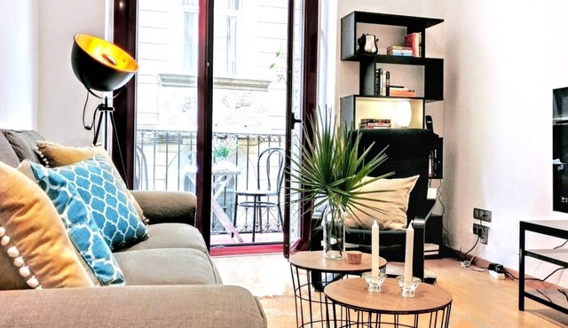 La Rambla spacious 3BR monthly rental - Parsifal