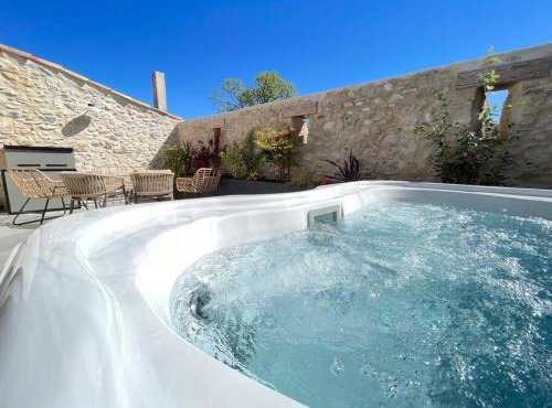 La Remise-Gîte de charme 7 personnes avec jacuzzi