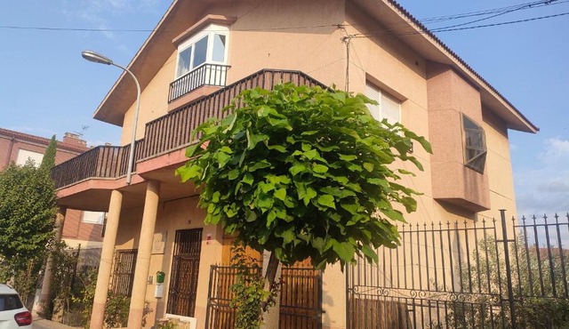 LA RIOJA HOUSE casa entera Mesa de pinpong Parking gratuito, Chimenea, barbacoa CENTRO