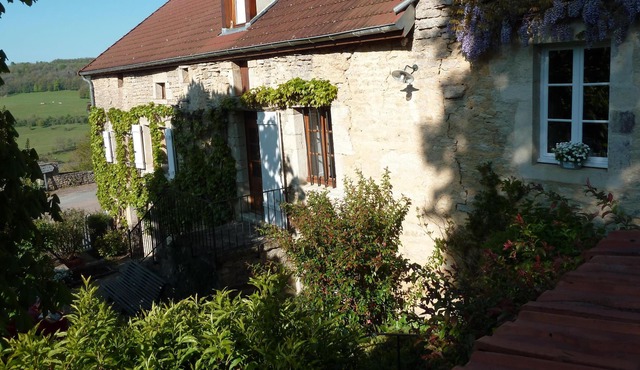 La Roche Marguerot WHOLE HOUSING RENTAL