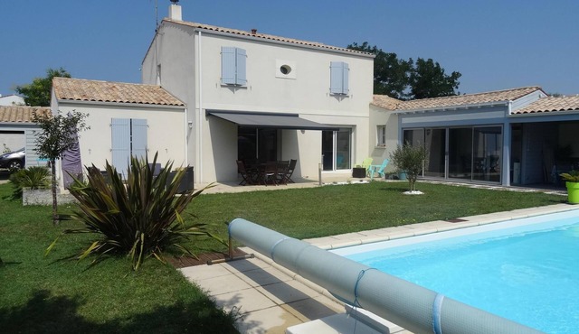 La Rochelle - Lagord. Nice house with swimming pool