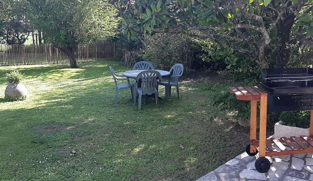 La Rochelle nearby for this quiet house and garden