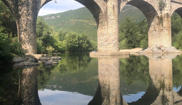 La Roque-Piscine *NEW* Sleeps 7, Pool, Private River Beach, Views