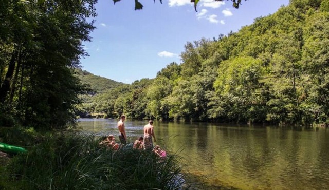 La Roquette, by the river