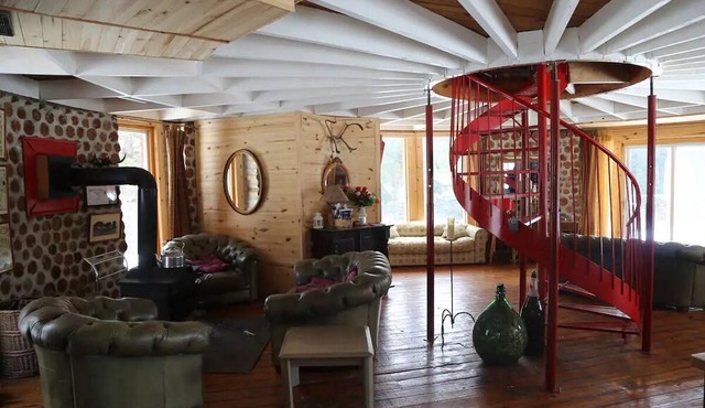 La Rotonde - Self-sufficient circular log cabin