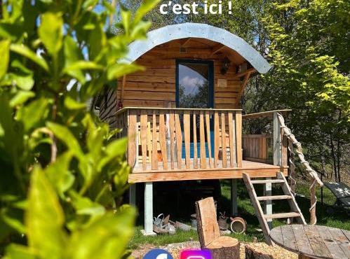 La roulotte Le Mond'idéal à Leval