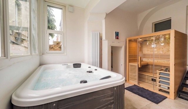La Royale Jacuzzi Sauna Jardin Gare - Hôtel Lefort