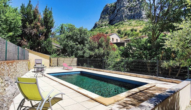 La Séranne, apartment for 7 people, independent entrance.nGarden, barbecue, pool