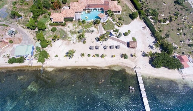 La Salamandre (6 bedrooms) - Lagoon front villa with pool, Terres Basses, St. Martin