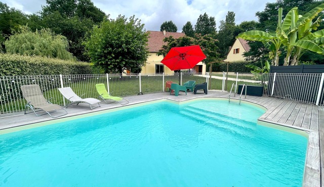 La Sarrazine – Family Cottage with Heated Pool (Mid-May to September)